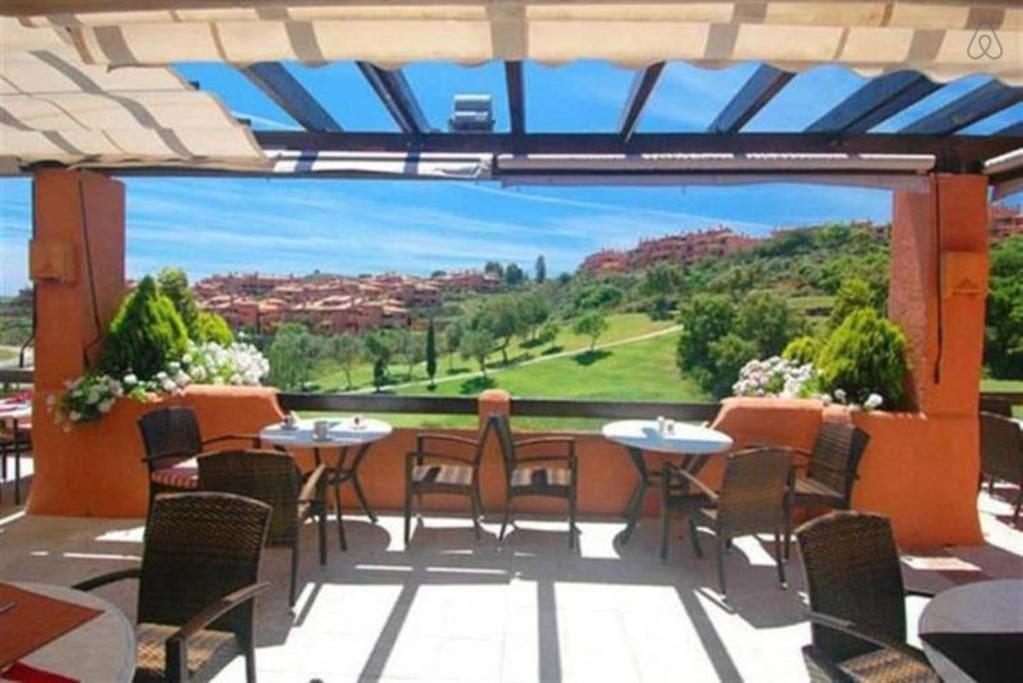 Apartment Luxury With Sea Views, Golf, Gym, Spa, 7 Pools Ojen