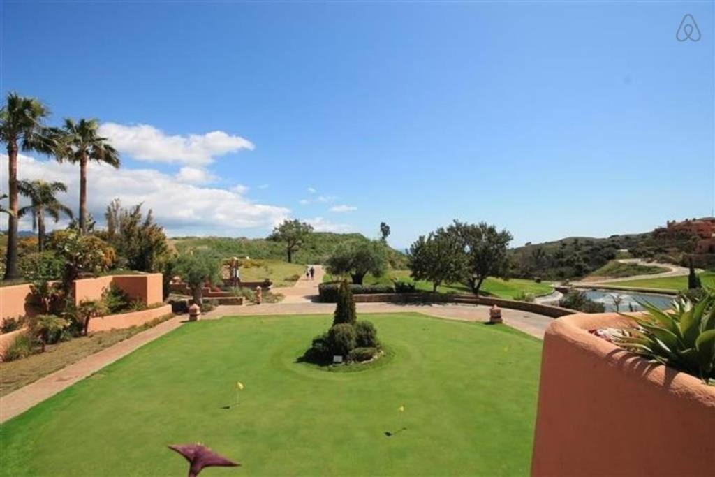 Luxury With Sea Views, Golf, Gym, Spa, 7 Pools Apartment Ojen