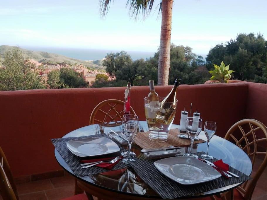 Luxury With Sea Views, Golf, Gym, Spa, 7 Pools Apartment *