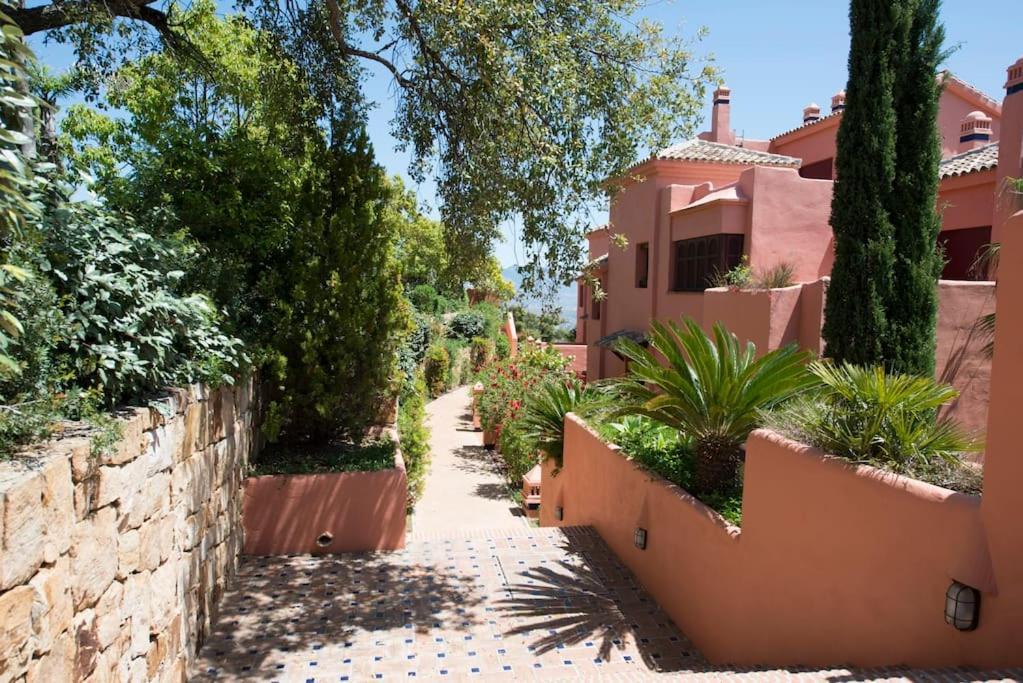 Apartment Luxury With Sea Views, Golf, Gym, Spa, 7 Pools *